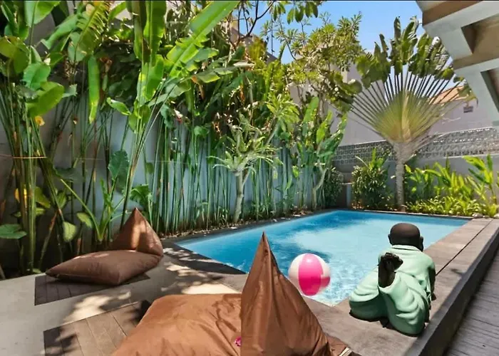 Modern With Shared Pool - By The アパート
